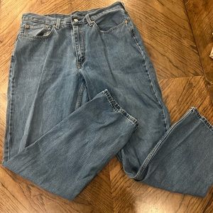 Men’s Levi’s 550, mid wash, size 36x34